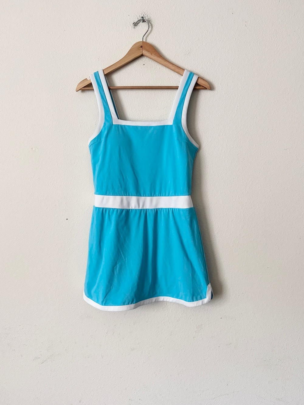 Addison Bay MEDIUM Smooth Sport Rally Active Dress in blue white
